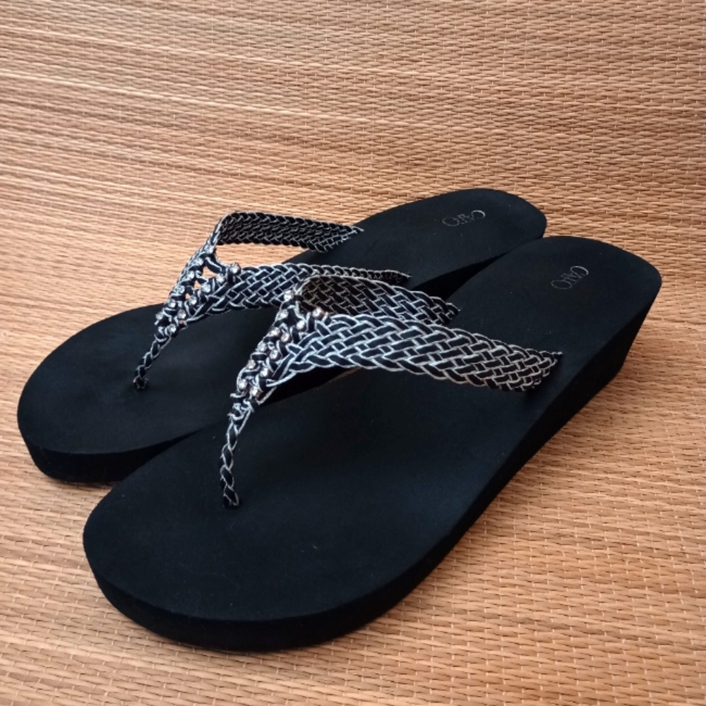 Cato women's 10 black flip flops sandals summer rhinestone platform wedge